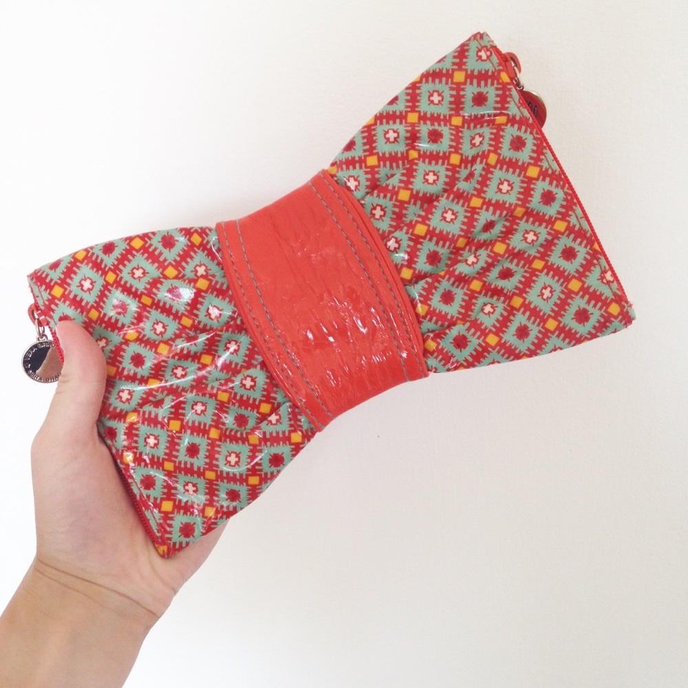 VERA BRADLEY Orange And Blue Frill SWAK Bow Clutch